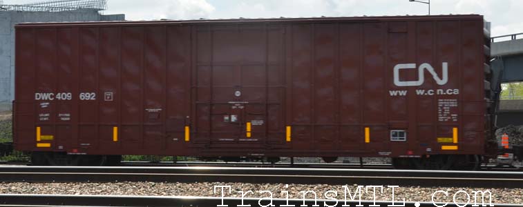 Car/wagon DWC409692 right side / coté droit